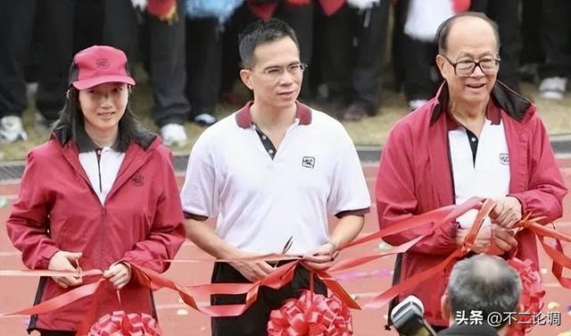 沒周凱旋強(qiáng)梁洛施漂亮，李家唯一女主人王儷橋，到底是個啥樣的人
