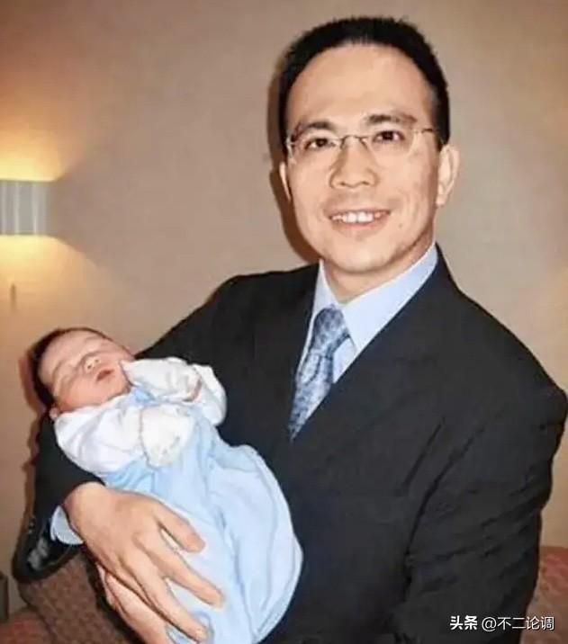 沒周凱旋強(qiáng)梁洛施漂亮，李家唯一女主人王儷橋，到底是個啥樣的人