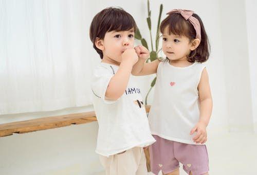 022虎年寶寶取名姓王女孩四字？2022虎年寶寶取名姓王宥桐的含義！"