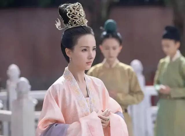 鄭姓女孩取名字大全集四個字？鄭姓女孩取名字大全集3個字！