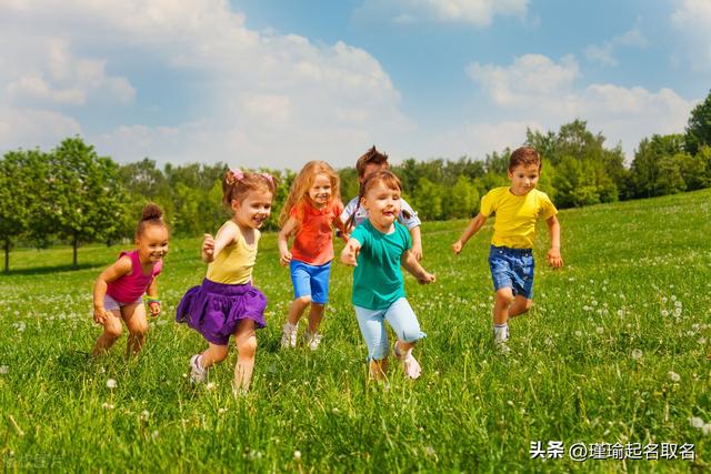小孩起名字大全免費(fèi)2022年男孩？小孩起名字大全免費(fèi)2022年男孩女孩！