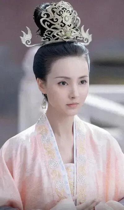 鄭姓女孩取名字大全集四個字？鄭姓女孩取名字大全集3個字！