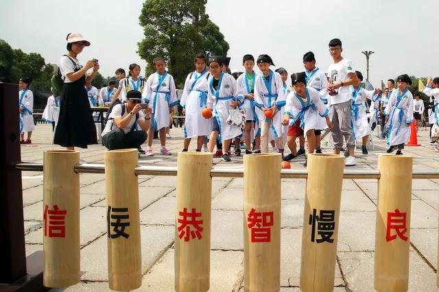 滔的意思？滔滔不絕的意思！